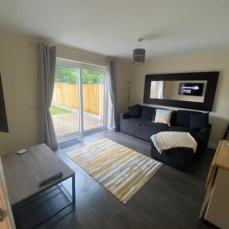 Lovely 1-Bedroom Apartment With Garden And Parking Stone  Esterno foto