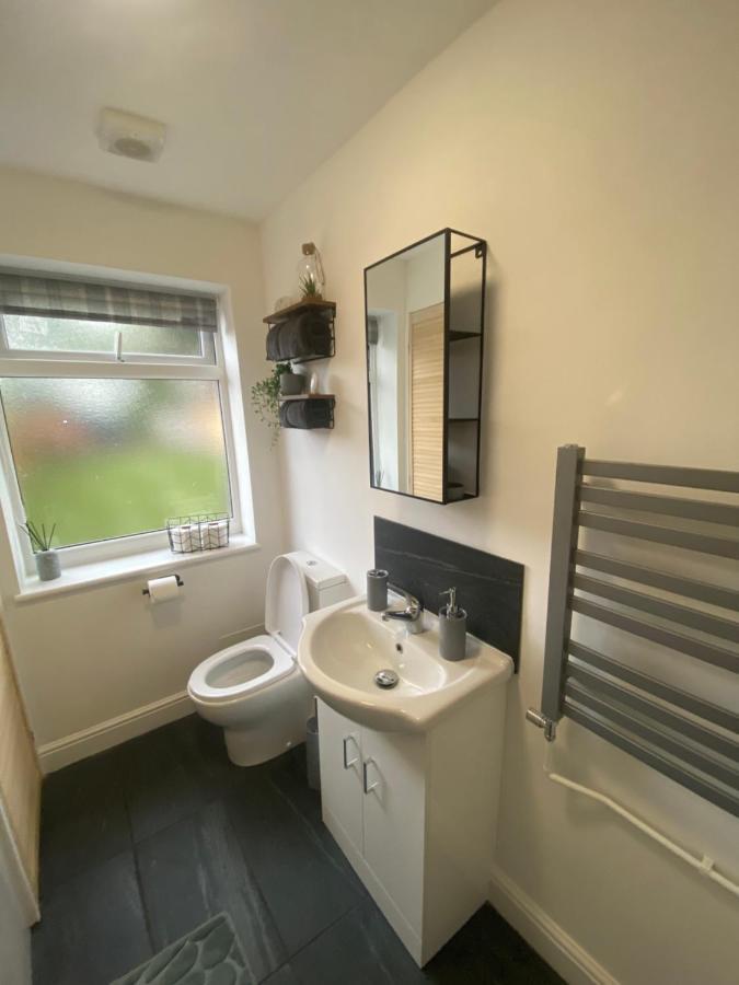 Lovely 1-Bedroom Apartment With Garden And Parking Stone  Esterno foto