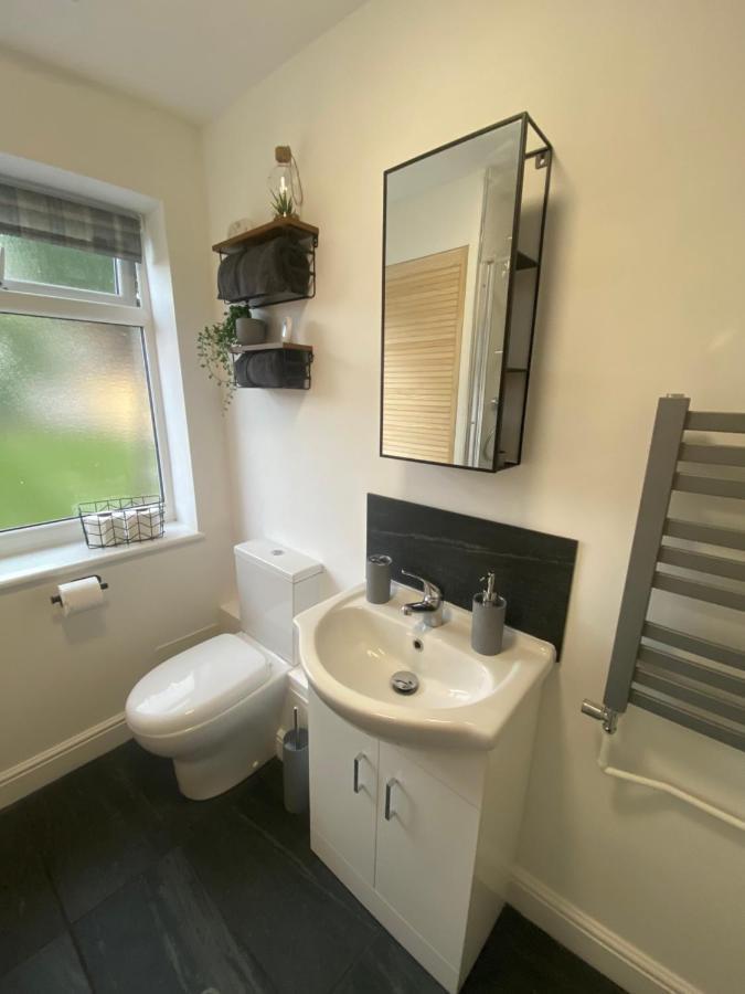 Lovely 1-Bedroom Apartment With Garden And Parking Stone  Esterno foto