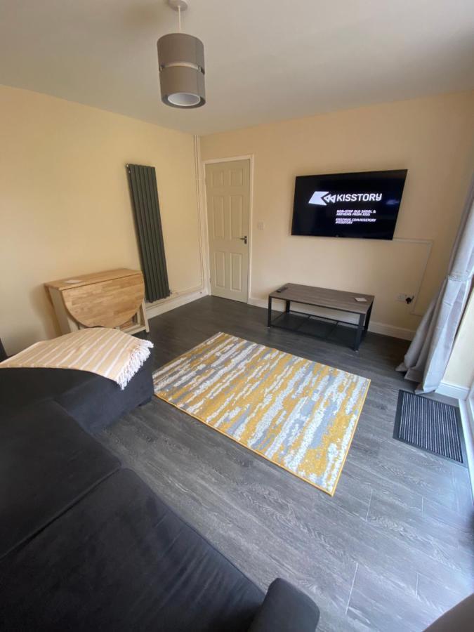Lovely 1-Bedroom Apartment With Garden And Parking Stone  Esterno foto