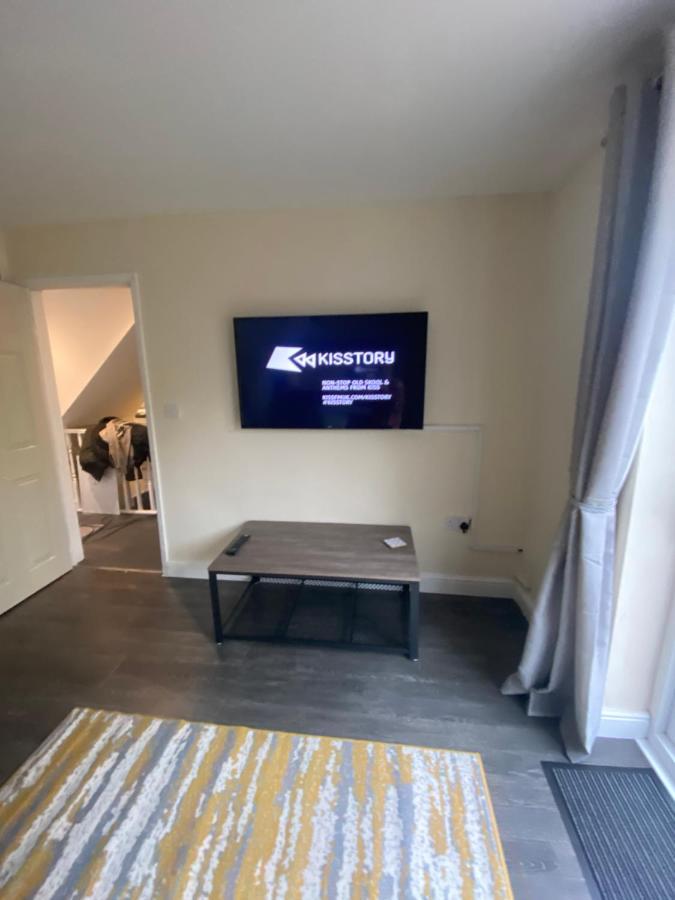Lovely 1-Bedroom Apartment With Garden And Parking Stone  Esterno foto